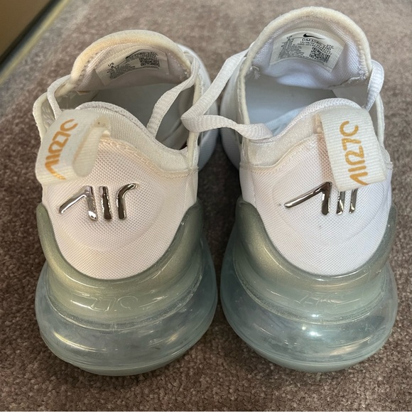 Nike Air Max 270 - Unique Gold Nike Swoosh - Picture 4 of 6